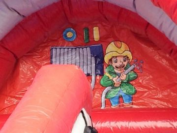 Firetruck Theme Durable สไลด์ Giant Bouncy กลางแจ้งด้วย Plato PVC Tarpaulin