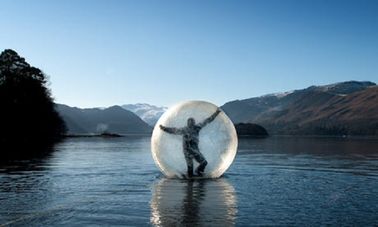 พาณิชย์ขนาดใหญ่เป่าขึ้นน้ำของเล่น Giant Sexy Bubble Inflatable Water Ball เดิน