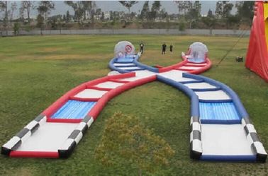 ที่ยอดเยี่ยม Inflatable Zorb Ball Race Track วัสดุพีวีซี / TPU Inflatable เกมกลางแจ้ง