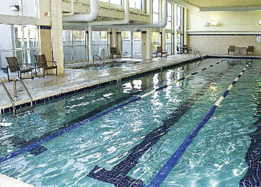สระว่ายน้ำขนาดใหญ่ที่มีสระว่ายน้ำพร้อมโต๊ะพูลตั้งค่าสระว่ายน้ำได้อย่างรวดเร็ว