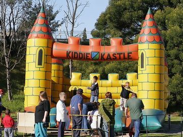 Backyard Kids Inflatable Bouncer ขนาด 0.55 มม. พีวีซีวิงเวียนเล็ก ๆ สำหรับงานปาร์ตี้วันเกิด