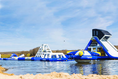 Wake Island สวนน้ำพุที่มีความทนทานสีน้ำเงิน Inflatable Aqua Park สำหรับทะเล