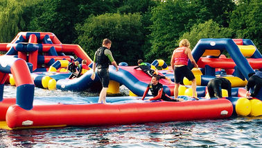 OEM Red Inflatable Floating Water Park การผจญภัย Aqua Aflex Water Park เกมสำหรับทะเล
