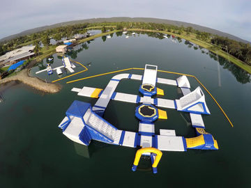 อุปสรรค Blue หลักสูตรเกมน้ำ Inflatable Aqua Park สำหรับ Luxury Resort