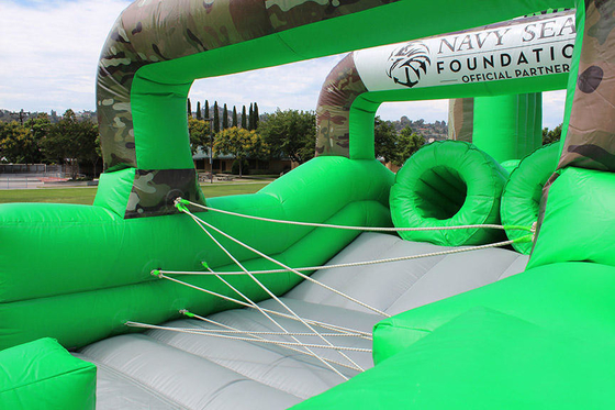 PVC กันน้ำ Bouncy Castle Obstacle Course Survivor Challenge อุปกรณ์เล่นกลางแจ้งที่ทำให้พองได้