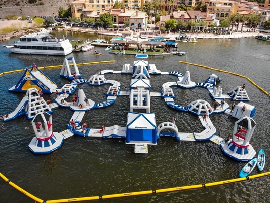 0.9 มม. PVC Inflatable Lake Water Games Aqua Park อุปสรรคสำหรับชายหาด