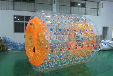 พีวีซี 0.6 หรือ 0.9 มิลลิเมตรเกมส์ Water Park Inflatable Water Roller สำหรับผู้ใหญ่