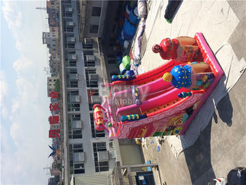 ลูกอมสีชมพู 0.55 มม. ผ้าใบกันน้ำ PVC Outdoor Giant Inflatable Slide / Blow Up สวนสนุก