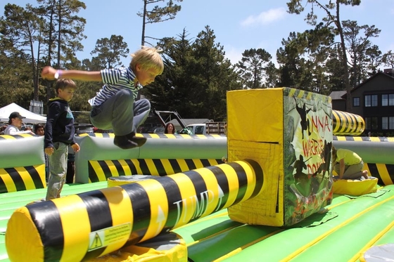 Custom Tarpaulin Inflatable Wipeout Obstacle Course เครื่องเกม Meltdown