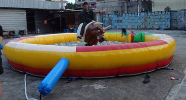 เกมกีฬา Inflatable เย็น, PVC Material พรม Inflatable กับกระทิงเครื่องกล