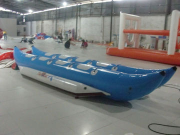 เรือท้องแบนของเล่นสีฟ้า / 6 คน PVC Inflatable กีฬาน้ำเรือกล้วย
