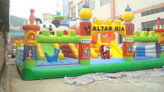 เกมสนามเด็กเล่น Tarpaulin Inflatable Theme Park Kids Bouncy Castle