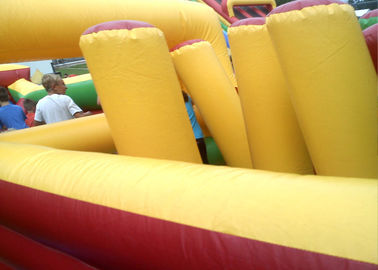 หลักสูตรอุปสรรคการผจญภัย, หลักสูตร Assault Course ปราสาท Bouncy / Inflatable Obstacle Course