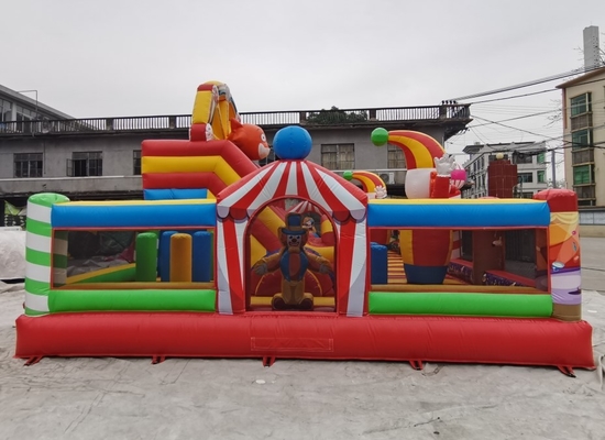 สนามเด็กเล่นทำให้พอง PVC 0.55 มม. Fun City Joker Theme Bouncy Castle 10mL * 7mW * 4mH