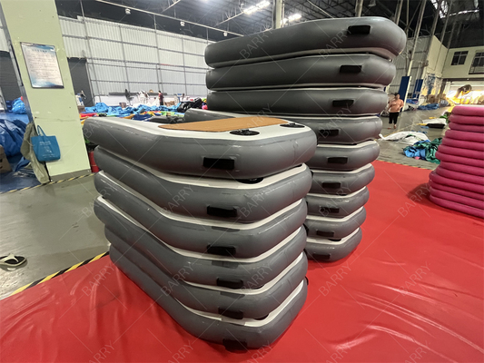 ทางลาดน้ำสำหรับสุนัขเป่าลมแบบปรับแต่งได้พร้อมปั๊มลม