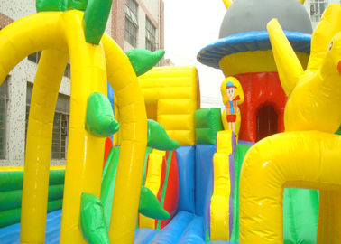 Bouncy Castle ที่มีสีสันสวยงามเหมาะสำหรับเด็ก ๆ สนามเด็กเล่น Inflatable Playground