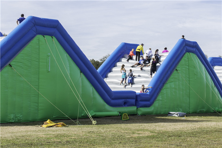 พีวีซี 41x5.5x6m ที่สามารถปรับแต่งได้ The Humps 5k Events เกมการแข่งขันสําหรับผู้ใหญ่