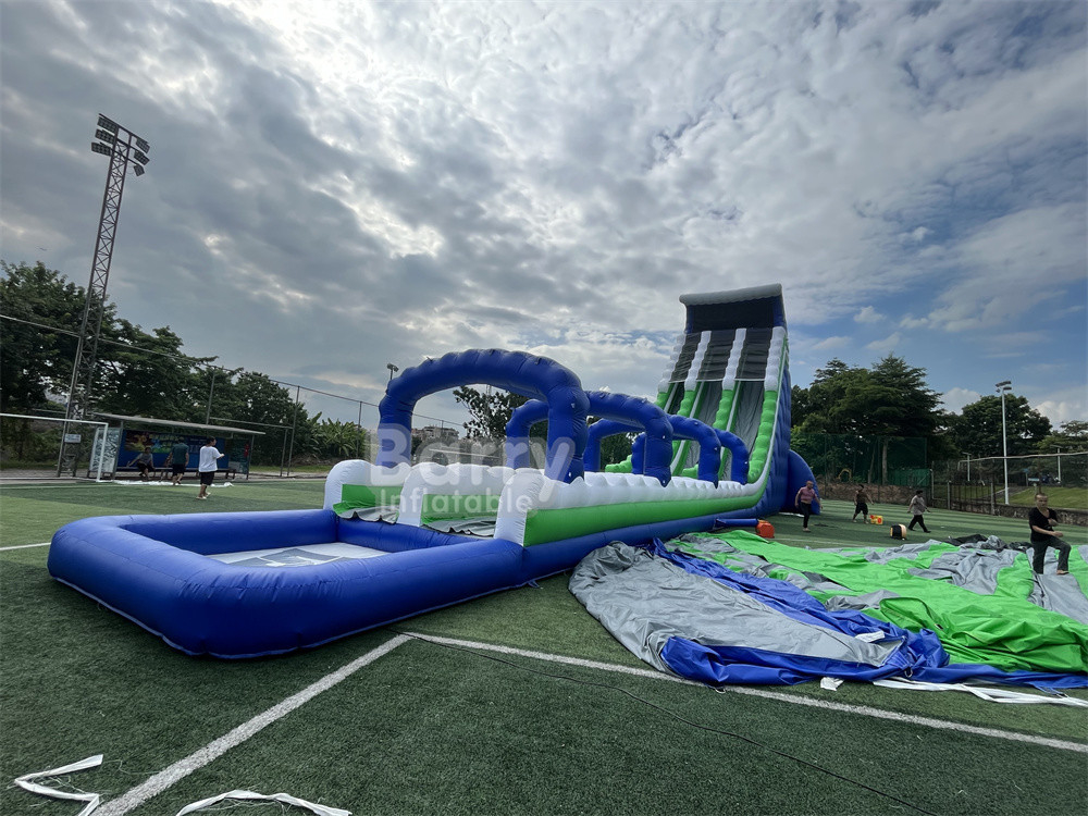 สินค้าเกรดธรรมเนียมทํา 30x9x13m คลื่นมหาศาลน้ํา inflatable สไลด์สําหรับเด็ก ผู้ใหญ่ร้อนใน 5 กม inflatable วิ่ง
