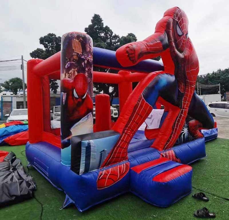 บ้านกระโดดในบ้าน / นอกของ Spiderman พร้อมสไลด์สําหรับงานเลี้ยงเด็ก