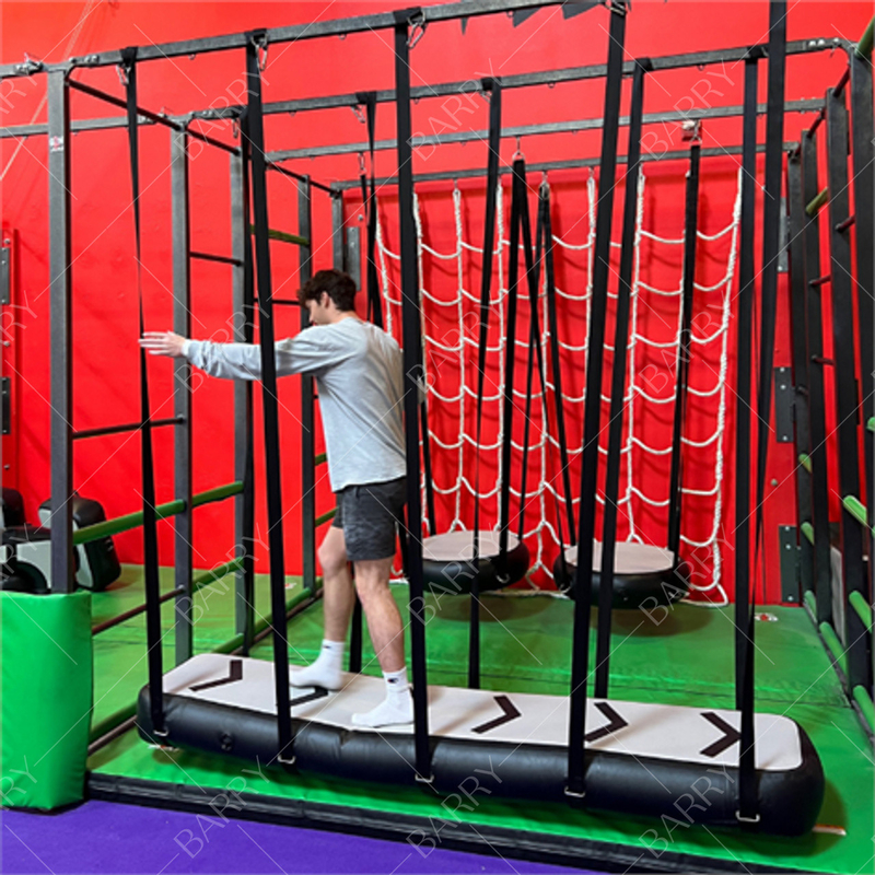 สนามเด็กเล่นในห้อง นินจานักรบ สนามอุปสรรค สนามอุปสรรคลมลื่น สนามอุปสรรคแขวน Parkour สะพานอากาศ 8ft