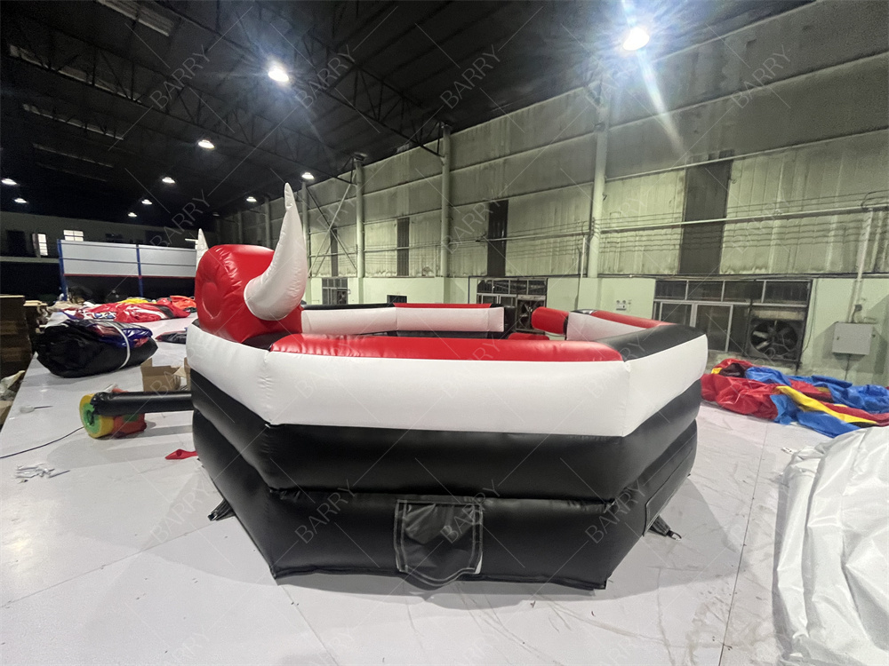 เครื่องเล่นวัวกระทิงเป่าลมสำหรับผู้ใหญ่ - เครื่องจำลองการขี่ม้าแบบโรดิโอสีแดง