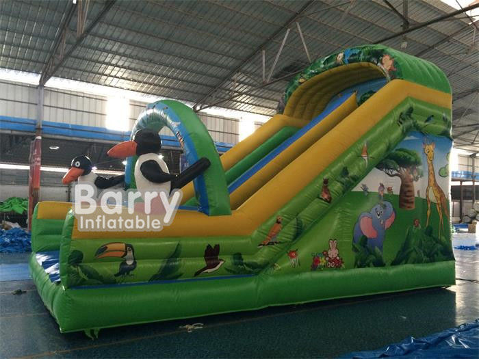 การ์ตูน  ธีมสไลด์น้ำทำให้พองลอย 7 * 4 * 5m สไลด์สวนน้ำสำหรับเด็ก