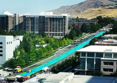 ตลกสีเขียว 300m ยาวยักษ์สไลด์น้ำทำให้พองทนทานพีวีซีในเชิงพาณิชย์