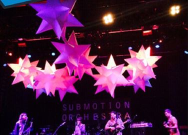 Inflatable Led Falling Star ไฟ Fantastic สีแดงสำหรับตกแต่งหลังคา