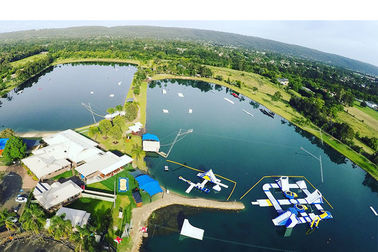 อุปสรรค Blue หลักสูตรเกมน้ำ Inflatable Aqua Park สำหรับ Luxury Resort