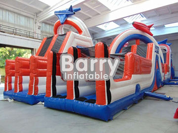 ผู้ใหญ่ยักษ์พองเป่าขึ้นอุปสรรคหลักสูตรเกม 30 X 8 X 7m 0.9mm PVC