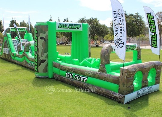 PVC กันน้ำ Bouncy Castle Obstacle Course Survivor Challenge อุปกรณ์เล่นกลางแจ้งที่ทำให้พองได้