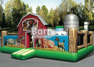 สนามเด็กเล่นกลางแจ้ง Jump House Giant Farmyard สนามเด็กเล่นเป่าลมพร้อมพิมพ์โลโก้ที่สวยงาม