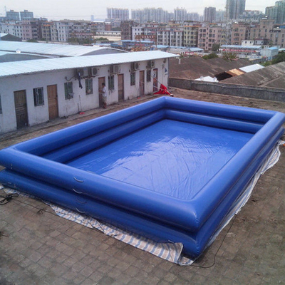 สวนสนุก Tarpaulin สระน้ำแบบพกพาสี่เหลี่ยมผืนผ้า Blow Up Pool