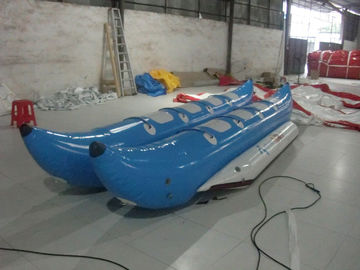 เรือท้องแบนของเล่นสีฟ้า / 6 คน PVC Inflatable กีฬาน้ำเรือกล้วย